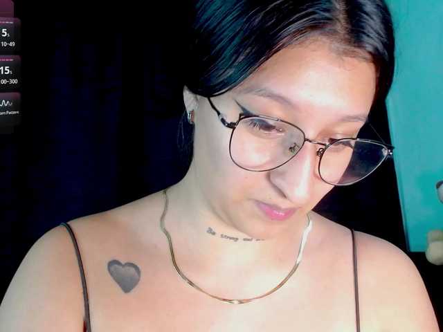 evah-lee live sex show