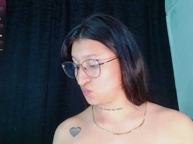 Evah-lee live cam on BongaCams