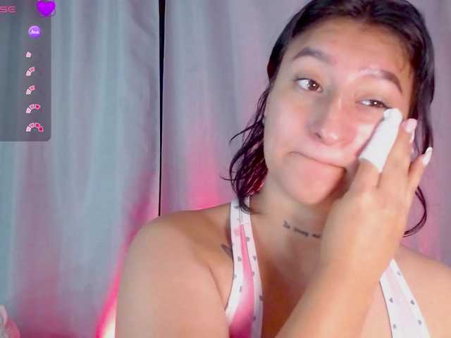 Evah-lee live cam on BongaCams
