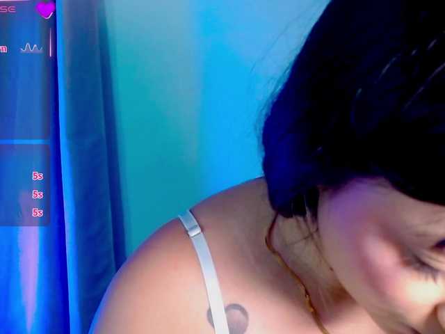 Evah-lee live cam on BongaCams