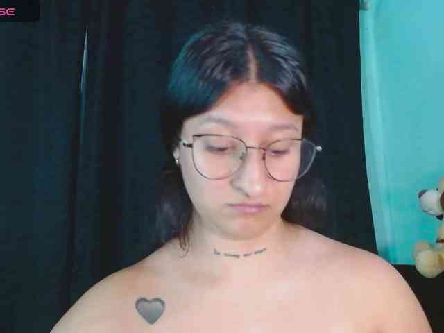 Model: Evah-lee