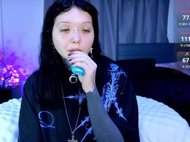 Leinbone live cam on BongaCams