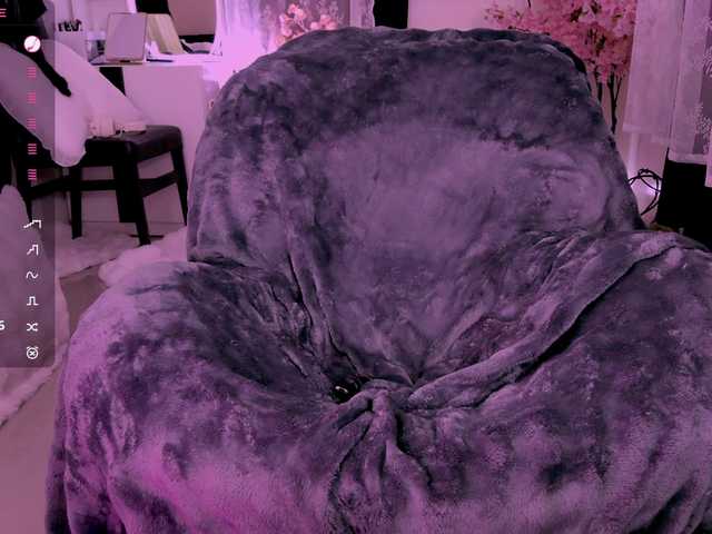 Leinbone's BongaCams show and profile