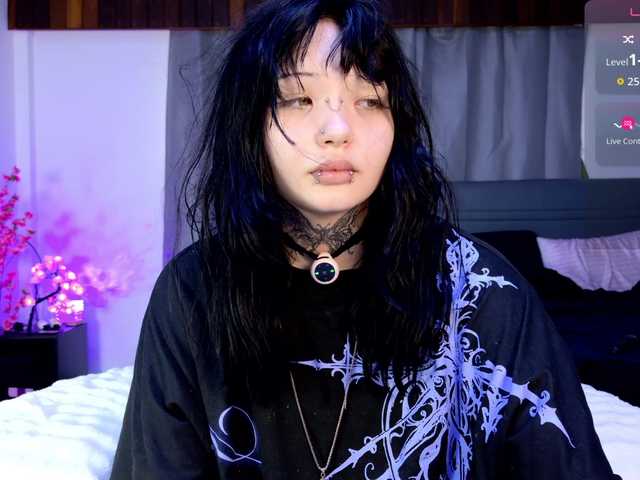 Leinbone live cam on BongaCams