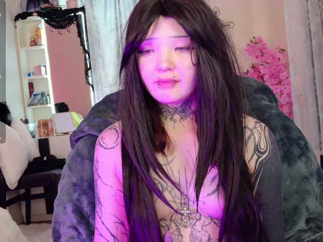 Leinbone's BongaCams show and profile