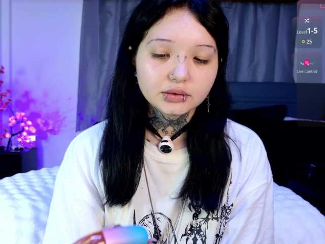 Leinbone — live female cam