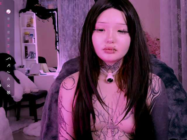 Leinbone's BongaCams show and profile