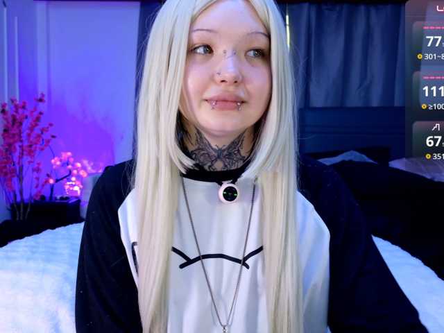 le modèle Leinbone est en webcam porno dans un show sur le site bongacams, il possède les tags suivants: Asian,Blonde,Shaved