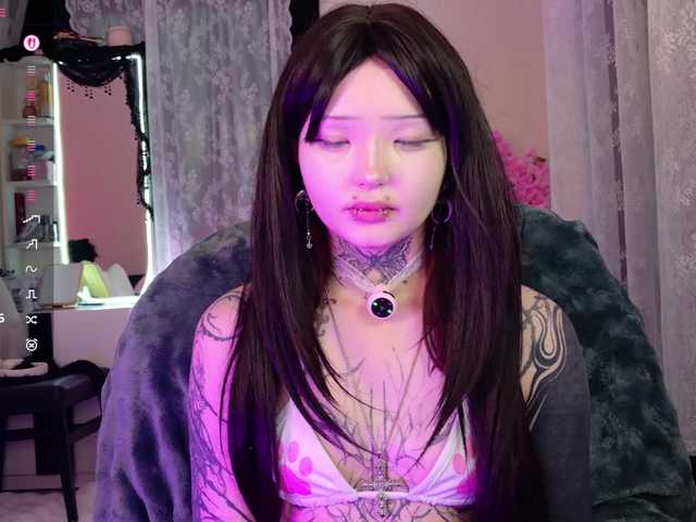 Leinbone's BongaCams show and profile