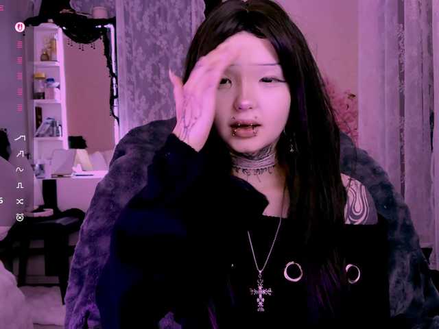 Leinbone's BongaCams show and profile