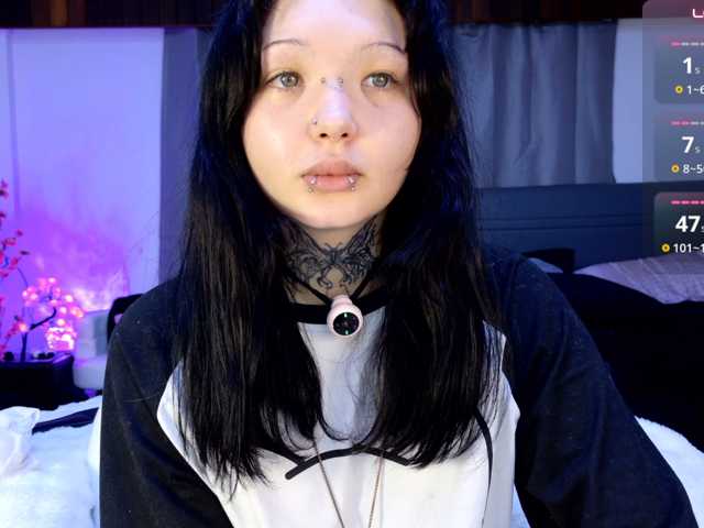 le modèle Leinbone est en webcam porno dans un show sur le site bongacams, il possède les tags suivants: Asian,Blonde,Shaved