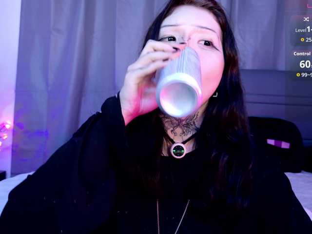Leinbone live cam on BongaCams