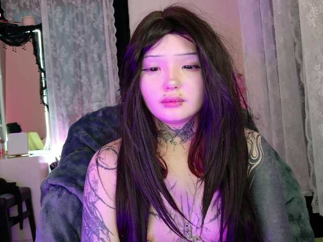 Leinbone's BongaCams show and profile