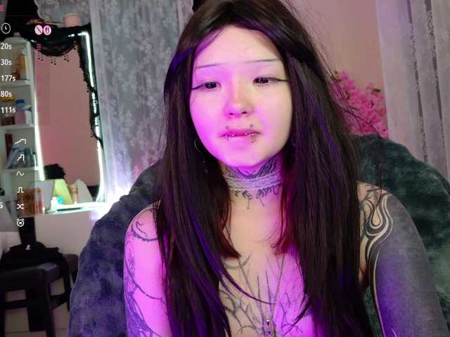 Leinbone's BongaCams show and profile