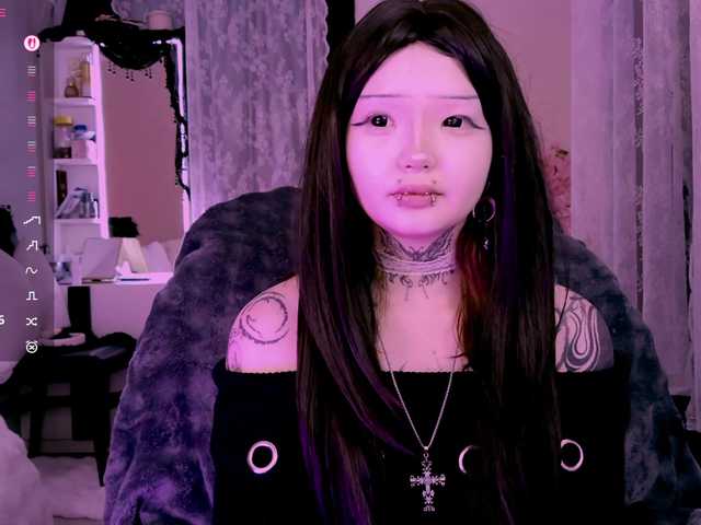 Leinbone's BongaCams show and profile