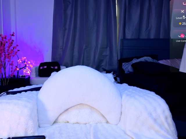 Leinbone live cam on BongaCams