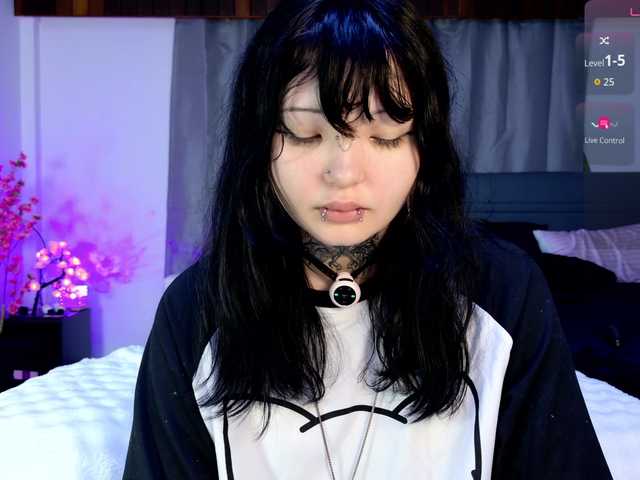 Leinbone live cam on BongaCams