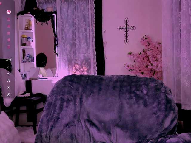 Leinbone's BongaCams show and profile