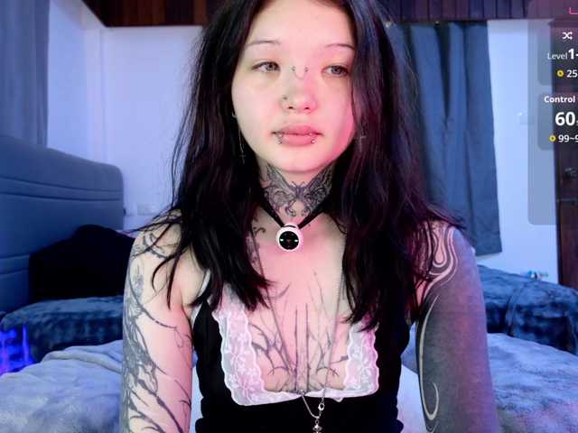 Leinbone live cam on BongaCams