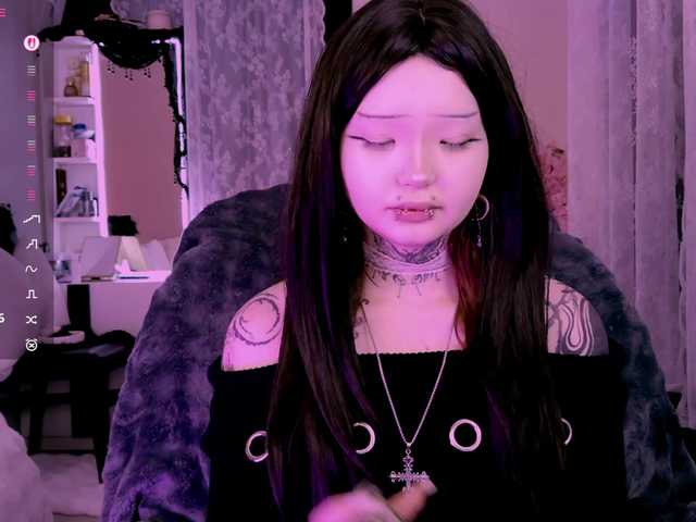 Leinbone's BongaCams show and profile