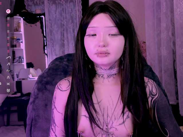 Leinbone's BongaCams show and profile