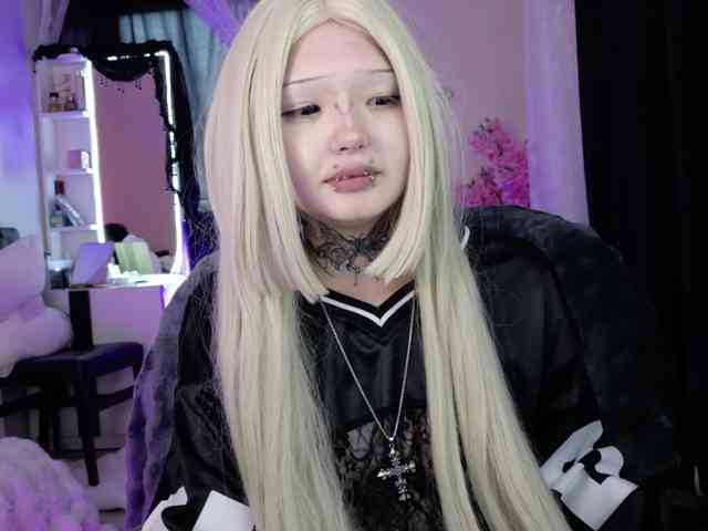 โมเดลนี้กำลังถ่ายทอดสดอยู่. Leinbone