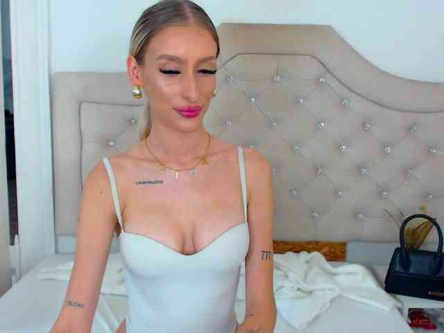 NatalieFlirt webcam