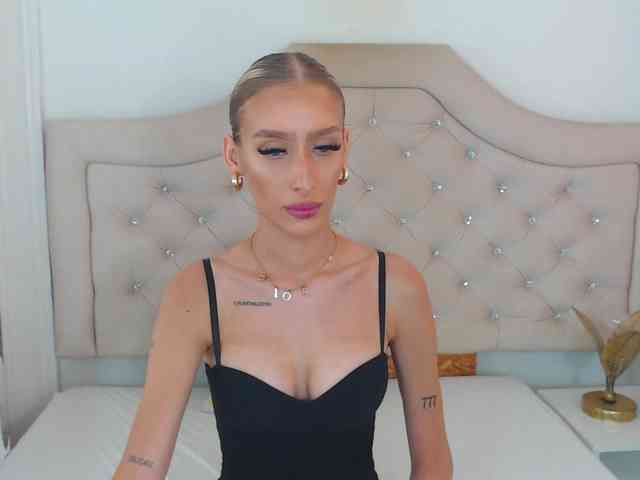 NatalieFlirt webcam