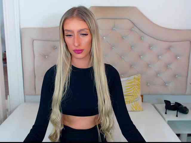 NatalieFlirt webcam