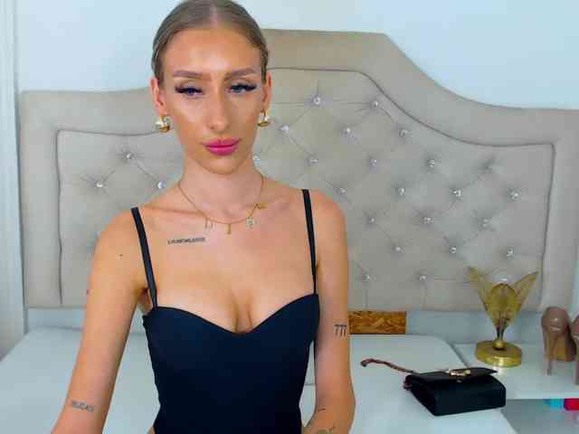 NatalieFlirt webcam