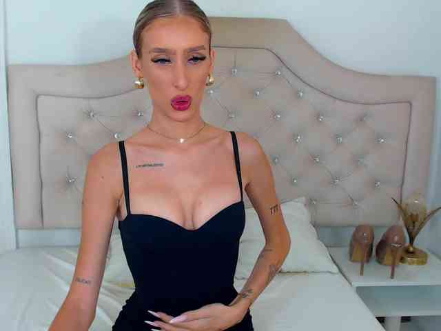 NatalieFlirt webcam