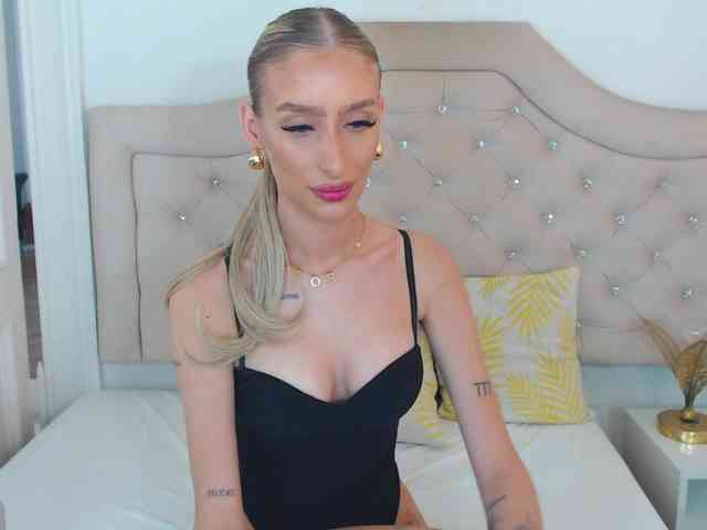 NatalieFlirt webcam