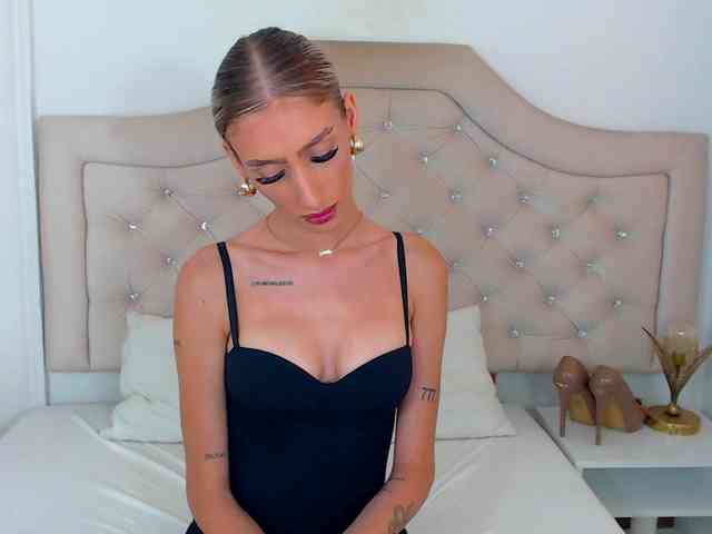 NatalieFlirt webcam