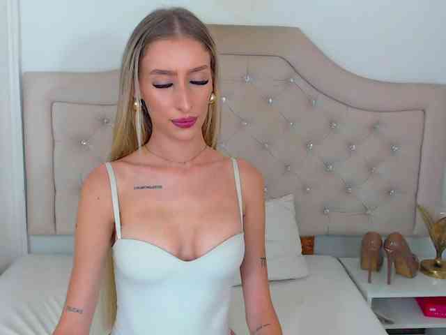 NatalieFlirt webcam