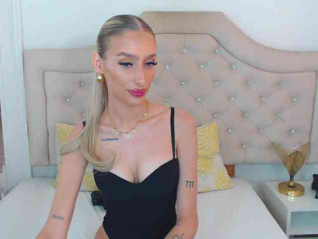 NatalieFlirt webcam