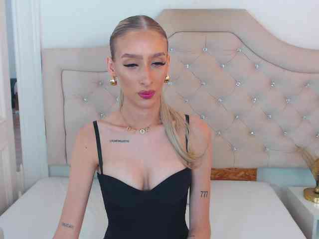NatalieFlirt webcam