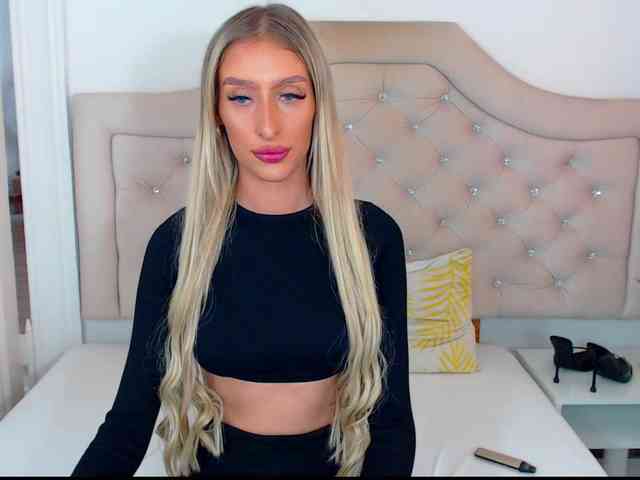 NatalieFlirt webcam