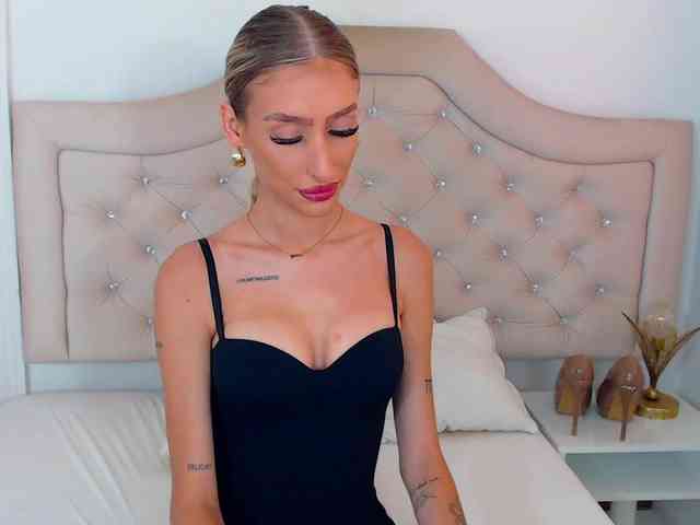 NatalieFlirt webcam