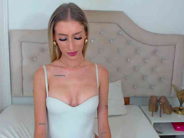NatalieFlirt webcam