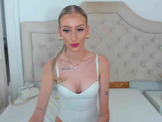 NatalieFlirt webcam