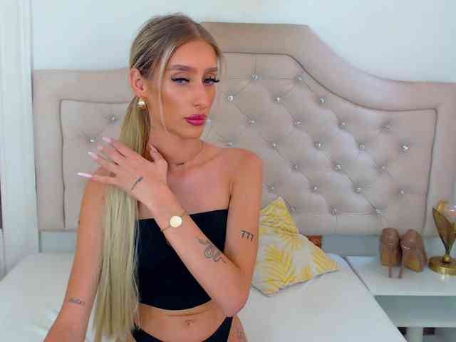 NatalieFlirt webcam