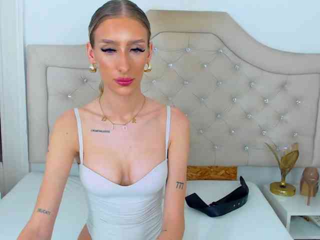 NatalieFlirt webcam