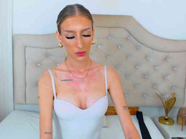 NatalieFlirt webcam