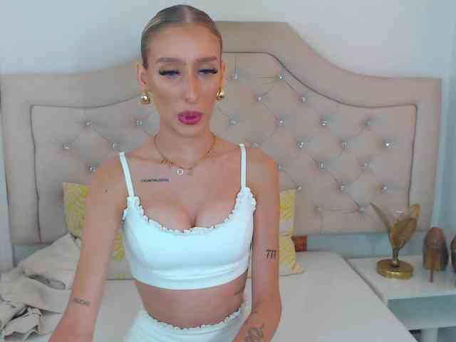 NatalieFlirt webcam