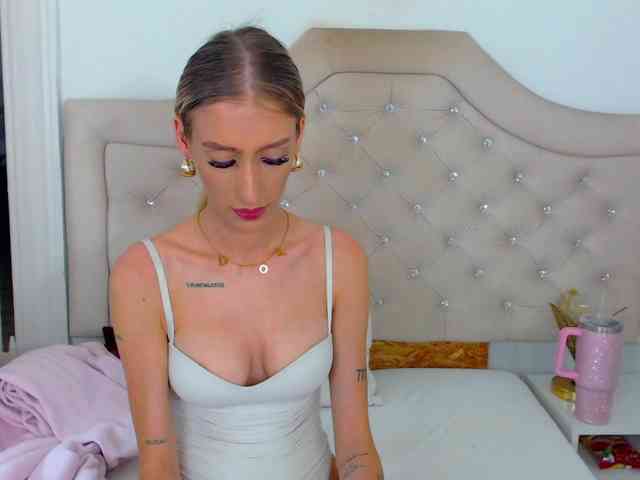 NatalieFlirt webcam