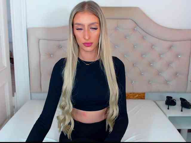 NatalieFlirt webcam