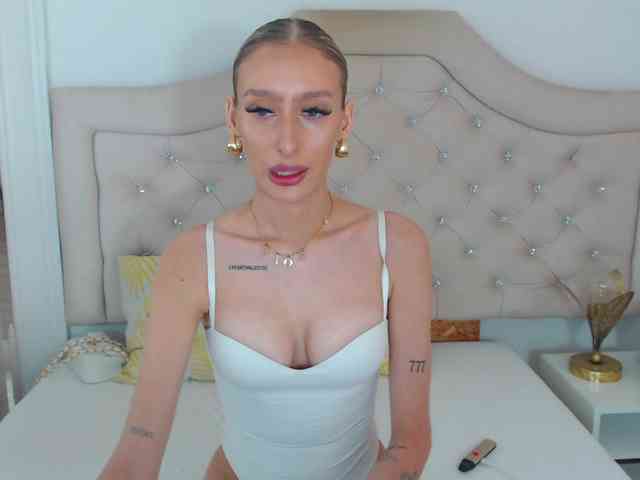 NatalieFlirt webcam