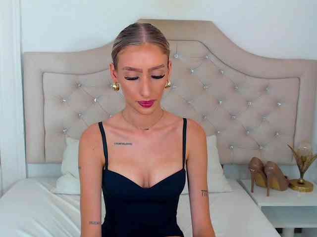 NatalieFlirt webcam