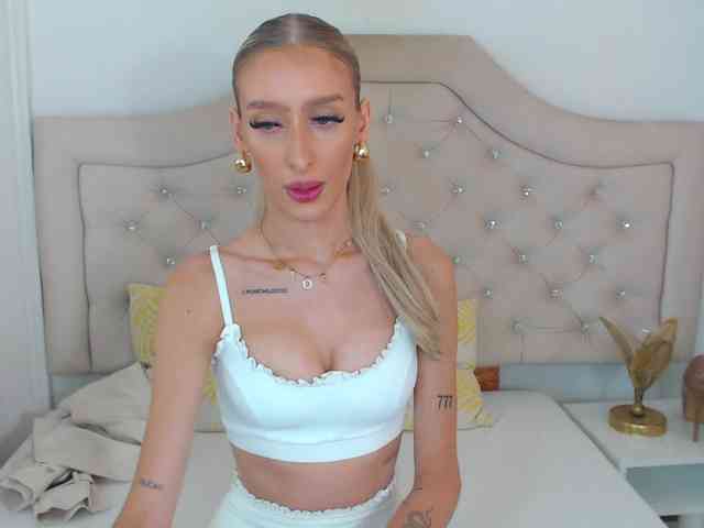 NatalieFlirt webcam
