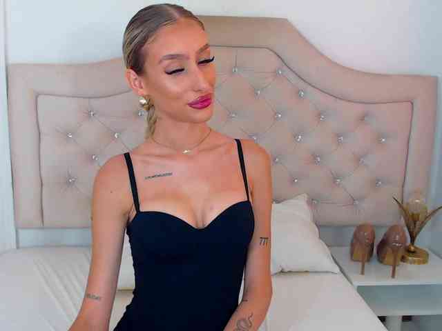 NatalieFlirt webcam